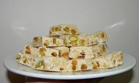 تصویر 1 از گز لقمه ای آردی ساختار نرم خوش خوراک مجلسی